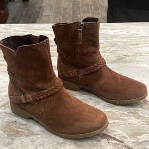 TEVA boots 9.5